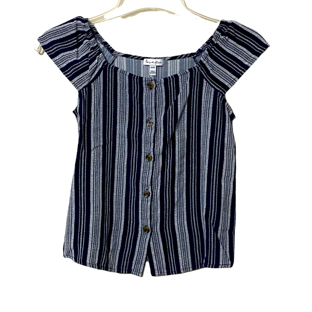 Love Fire Girls Size Medium Navy Blue
Short Sleeve Shirt